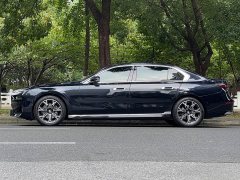 BMW 7 Series 2023 735Li Luxury Package - ფოტო 7