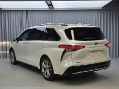 Toyota Sienna 2021 2.5L Hybrid Premium Edition - ფოტო 18