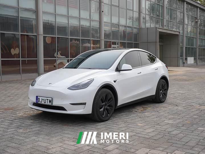 Tesla Model Y Long Range All-Wheel Drive