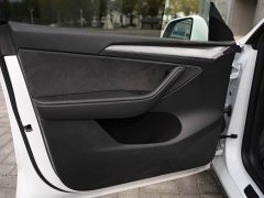 Tesla Model Y Long Range All-Wheel Drive - ფოტო 13