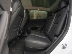 Tesla Model Y Long Range All-Wheel Drive - ფოტო 16
