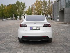 Tesla Model Y Long Range All-Wheel Drive - ფოტო 6