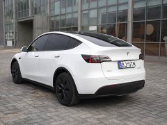 Tesla Model Y Long Range All-Wheel Drive - ფოტო 7