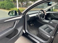 Tesla Model Y Long Range All-Wheel Drive - ფოტო 4