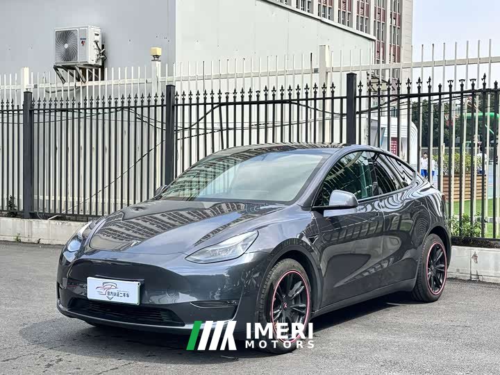 Tesla Model Y Long Range All-Wheel Drive