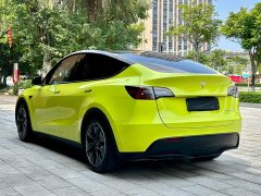 Tesla Model Y Rear-Wheel Drive - ფოტო 4
