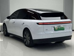 Li Auto i6 Four-Wheel Drive Standard Edition - ფოტო 17