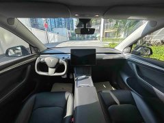 Tesla Model Y Standard Range RWD - ფოტო 13