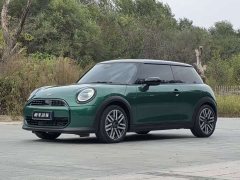 BMW MINI 2025 1.5T COOPER Classic 3-Door - ფოტო 1