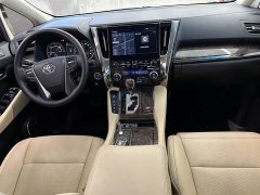 Toyota Vellfire 2021 Crown Hybrid 2.5L HV Premium Edition - ფოტო 16