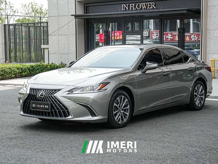 Lexus ES 300h Excellence Edition