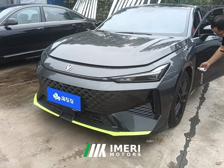 Changan UNI-V 2024 1.5T Premium - ავტომობილი ჩინეთიდან