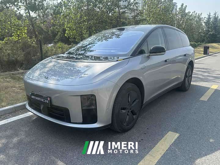 Li Auto i8 Standard Edition