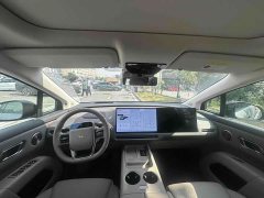 Li Auto i8 Standard Edition - ფოტო 8
