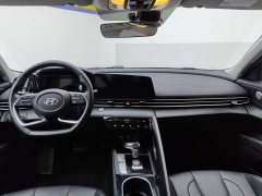 Hyundai Elantra 1.5L CVT Luxury - ფოტო 12