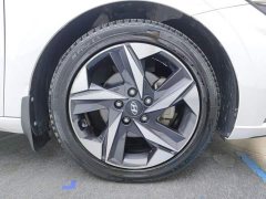 Hyundai Elantra 1.5L CVT Luxury - ფოტო 6