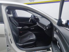 Hyundai Elantra 1.5L CVT Luxury - ფოტო 8