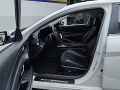 Hyundai Elantra 1.5L CVT Luxury - ფოტო 9