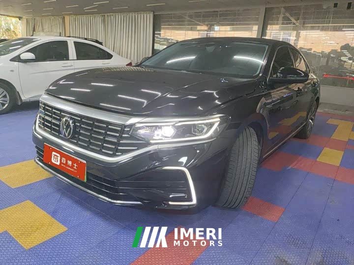 Volkswagen Passat Plug-in Hybrid 430PHEV Luxury Edition - ავტომობილი ჩინეთიდან