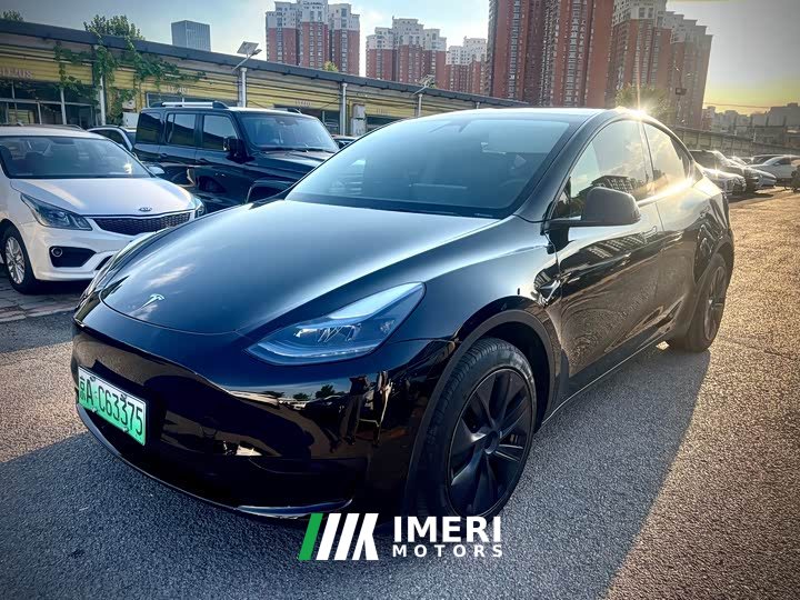 Tesla Model Y Rear-Wheel Drive