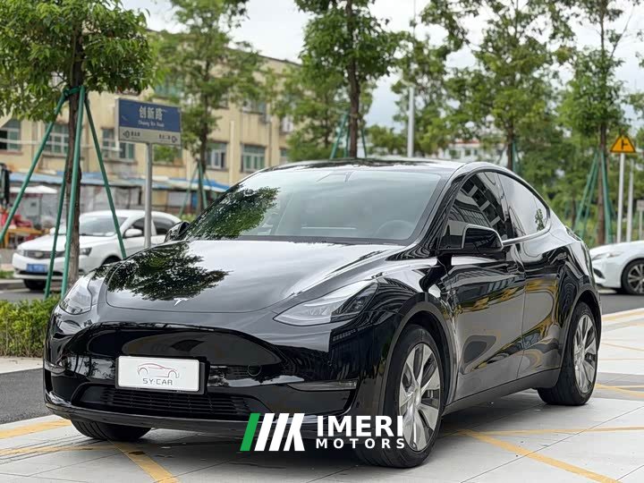 Tesla Model Y Standard Range RWD