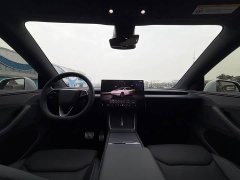 Tesla Model Y L Long Range All-Wheel Drive - ფოტო 11