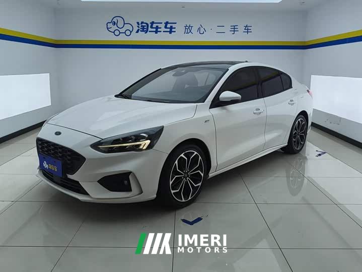 Ford Focus Sedan EcoBoost 180 Automatic ST Line