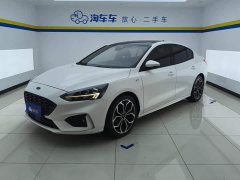 Ford Focus Sedan EcoBoost 180 Automatic ST Line - ფოტო 1
