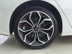 Ford Focus Sedan EcoBoost 180 Automatic ST Line - ფოტო 6