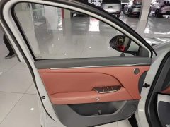 BAIC ARCFOX Alpha T5 2026 Extended Range 1215 Yuan Jing Zhi Xing Version - ფოტო 17