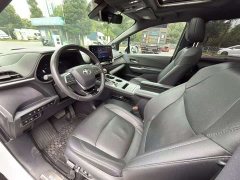 Toyota Sienna 2021 2.5L Hybrid Luxury - ფოტო 4