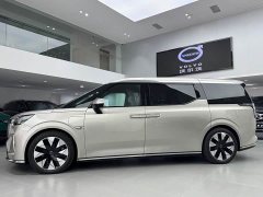Volvo EM90 2025 Ultra Six-Seater - ფოტო 2