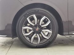 FAW Red Flag HQ9 2.0T Smart Connected Flagship Comfort Edition - ფოტო 17