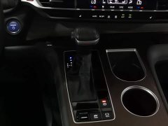 Toyota Grevias 2.5L Hybrid Premium Plus Edition - ფოტო 13