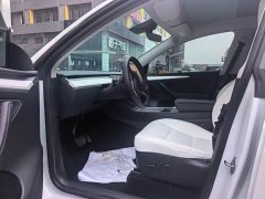 Tesla Model Y Long Range All-Wheel Drive - ფოტო 3