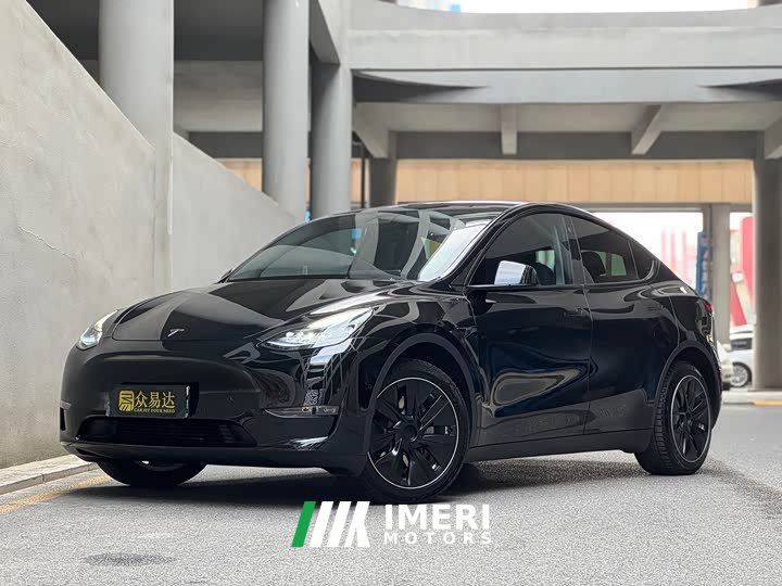 Tesla Model Y Long Range All-Wheel Drive