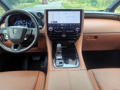 Toyota Vellfire Crown Hybrid 2.5L Premium Edition - ფოტო 9