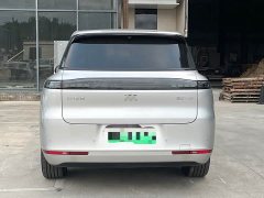 IM Motors Zhiji LS8 52 Max Luxury Six-Seater - ფოტო 8