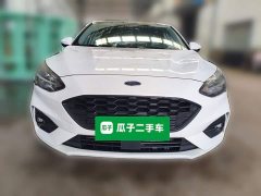 Ford Focus Hatchback EcoBoost 180 Automatic Trend - ფოტო 2