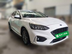 Ford Focus Hatchback EcoBoost 180 Automatic Trend - ფოტო 3