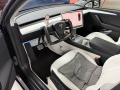 Tesla Model Y Rear-Wheel Drive - ფოტო 5