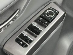 Toyota RAV4 2.0L FWD Luxury - ფოტო 12