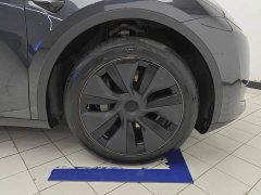 Tesla Model Y Rear-Wheel Drive - ფოტო 6