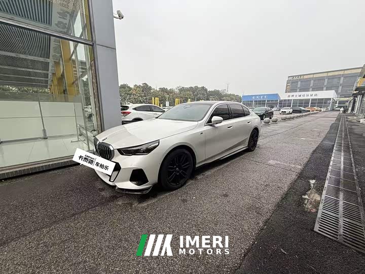 BMW 5 Series 525Li M Sport Package - ავტომობილი ჩინეთიდან