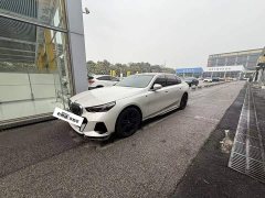 BMW 5 Series 525Li M Sport Package - ფოტო 1