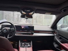 BMW 5 Series 525Li M Sport Package - ფოტო 5