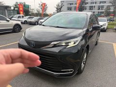Toyota Sienna 2.5L Hybrid Comfort Edition - ფოტო 1