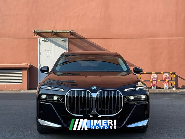 BMW 7 Series 735Li M Sport Package - ავტომობილი ჩინეთიდან