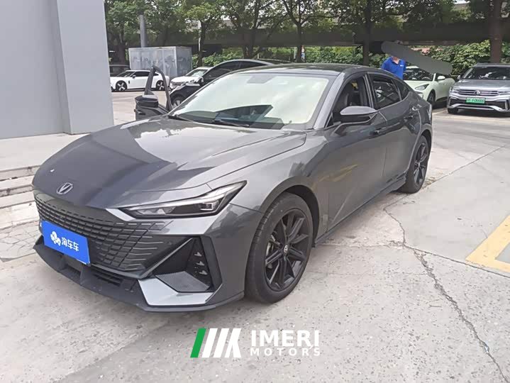 Changan UNI-V 1.5T Deluxe - ავტომობილი ჩინეთიდან