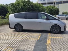 Li Auto Li Xiang MEGA Ultra - ფოტო 5